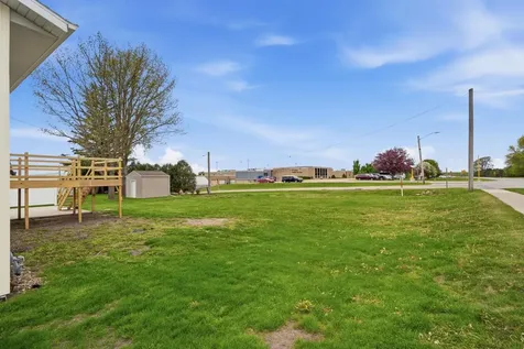 1 S Western Avenue New Hampton IA 50659