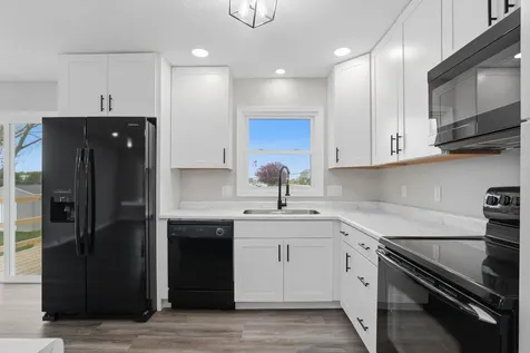 1 S Western Avenue New Hampton IA 50659