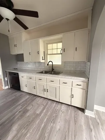 922 E Mitchell Avenue Waterloo IA 50702