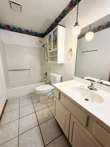 1570 Bowers Street Waterloo IA 50707