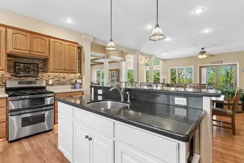 1005 Ashbury Circle Waverly IA 50677