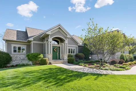 1005 Ashbury Circle Waverly IA 50677