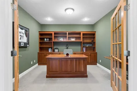 1005 Ashbury Circle Waverly IA 50677
