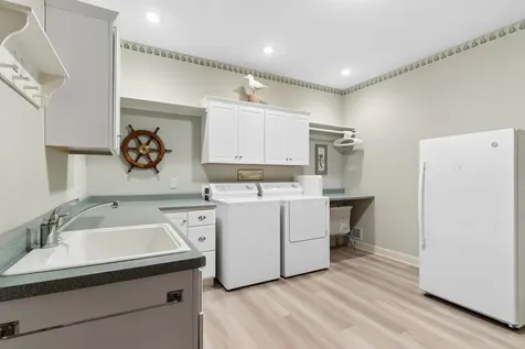 1005 Ashbury Circle Waverly IA 50677