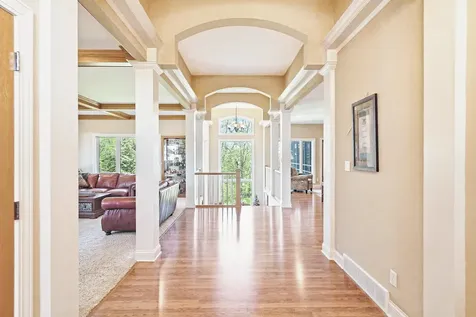 1005 Ashbury Circle Waverly IA 50677