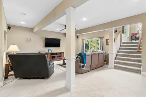 1005 Ashbury Circle Waverly IA 50677