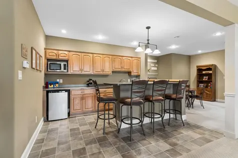 1005 Ashbury Circle Waverly IA 50677