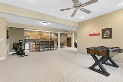 1005 Ashbury Circle Waverly IA 50677