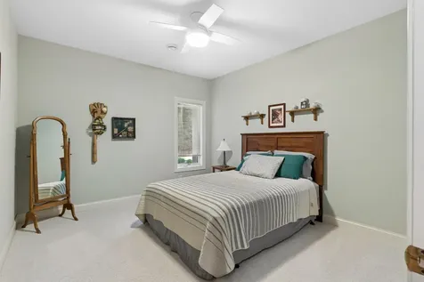 1005 Ashbury Circle Waverly IA 50677