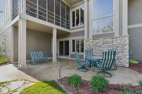 1005 Ashbury Circle Waverly IA 50677