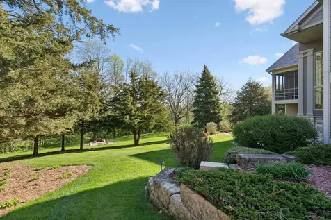 1005 Ashbury Circle Waverly IA 50677