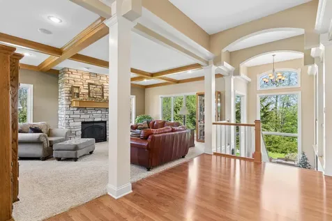 1005 Ashbury Circle Waverly IA 50677