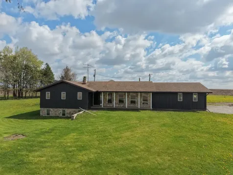 329 Wren Avenue Ackley IA 50601