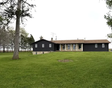 329 Wren Avenue Ackley IA 50601