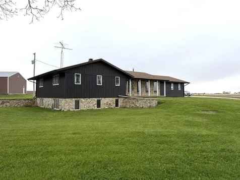 329 Wren Avenue Ackley IA 50601