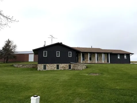 329 Wren Avenue Ackley IA 50601