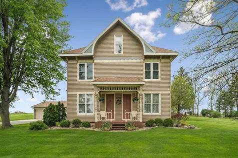 5736 Hammond Avenue Waterloo IA 50701