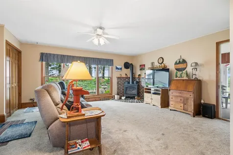 5736 Hammond Avenue Waterloo IA 50701