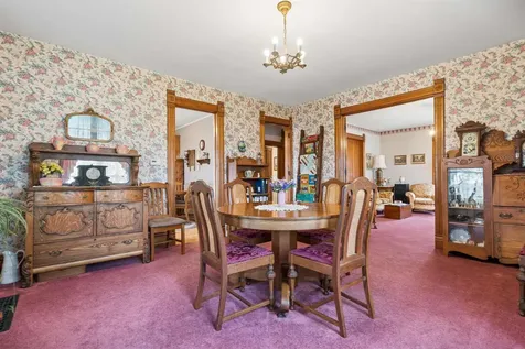 5736 Hammond Avenue Waterloo IA 50701