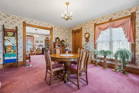 5736 Hammond Avenue Waterloo IA 50701
