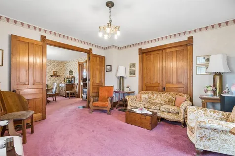 5736 Hammond Avenue Waterloo IA 50701