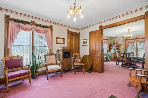 5736 Hammond Avenue Waterloo IA 50701