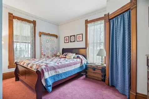 5736 Hammond Avenue Waterloo IA 50701