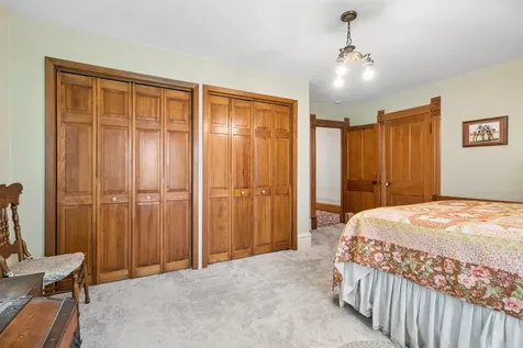 5736 Hammond Avenue Waterloo IA 50701