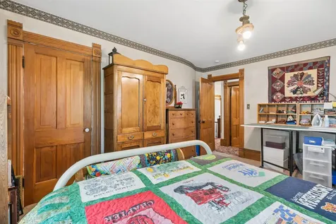 5736 Hammond Avenue Waterloo IA 50701