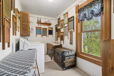 5736 Hammond Avenue Waterloo IA 50701