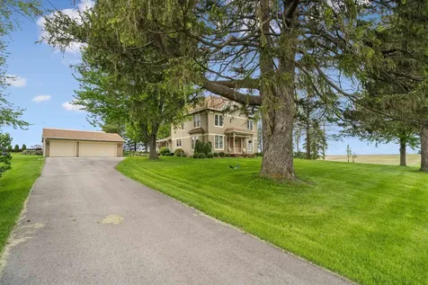 5736 Hammond Avenue Waterloo IA 50701