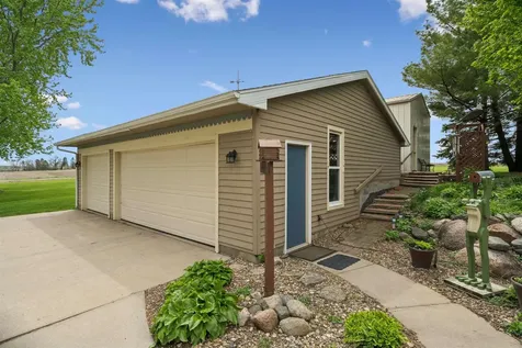 5736 Hammond Avenue Waterloo IA 50701