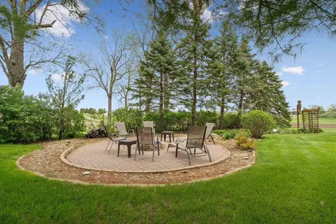 5736 Hammond Avenue Waterloo IA 50701