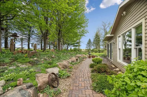5736 Hammond Avenue Waterloo IA 50701