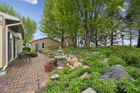 5736 Hammond Avenue Waterloo IA 50701