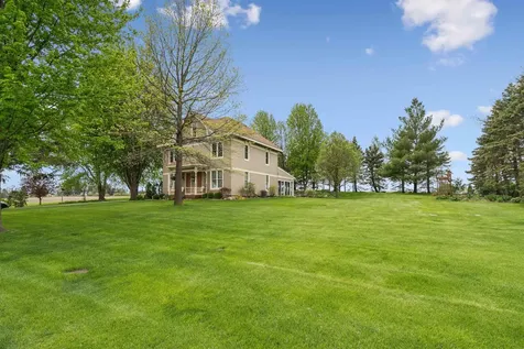 5736 Hammond Avenue Waterloo IA 50701