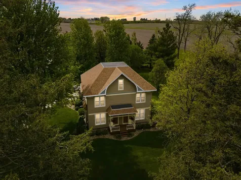 5736 Hammond Avenue Waterloo IA 50701