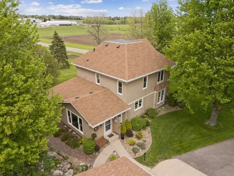 5736 Hammond Avenue Waterloo IA 50701