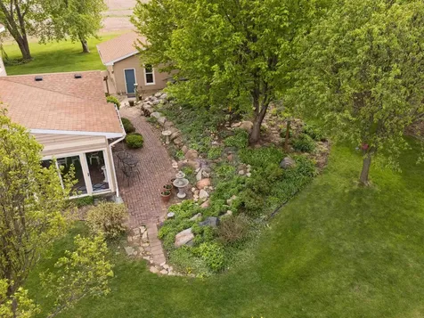 5736 Hammond Avenue Waterloo IA 50701