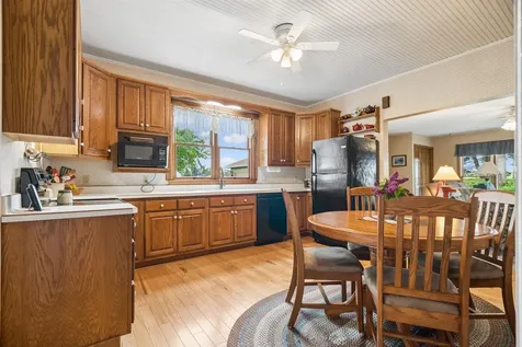 5736 Hammond Avenue Waterloo IA 50701