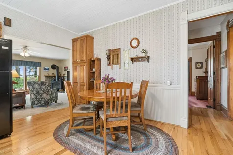 5736 Hammond Avenue Waterloo IA 50701