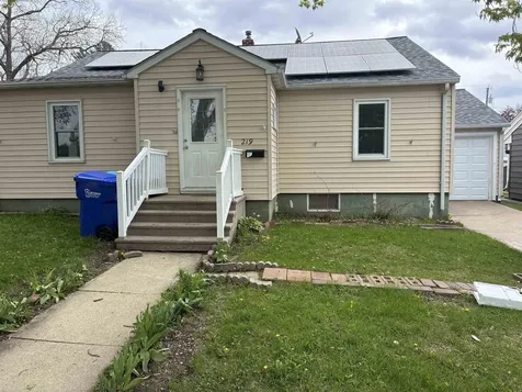 219 SE 6th Avenue Oelwein IA 50662