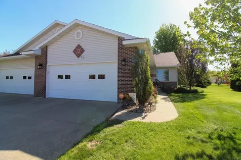 614 West Street Dysart IA 52224