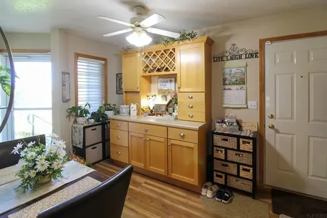 614 West Street Dysart IA 52224