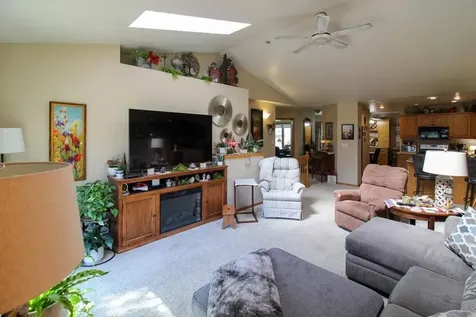 614 West Street Dysart IA 52224
