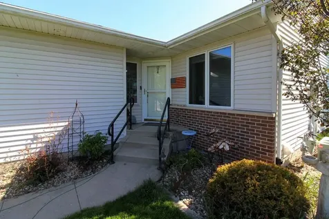 614 West Street Dysart IA 52224