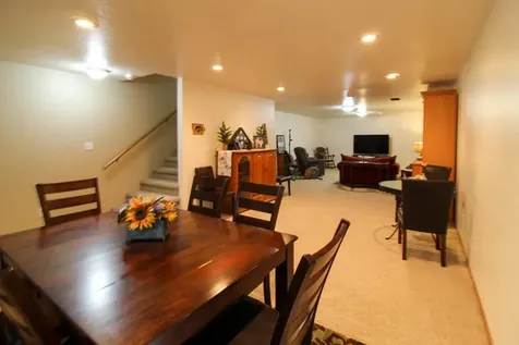 614 West Street Dysart IA 52224