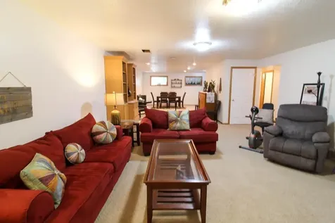 614 West Street Dysart IA 52224
