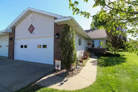 614 West Street Dysart IA 52224