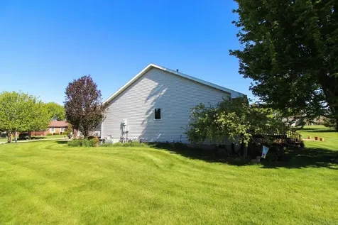 614 West Street Dysart IA 52224